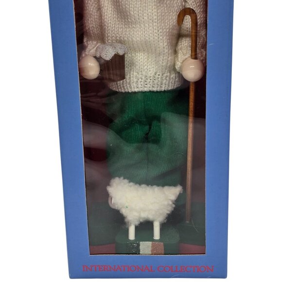 Nutcracker Village Ireland Shepherd w/ Sheep Figure 2005 Boxed - Picture 12 of 15